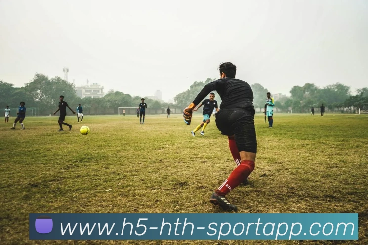 哈登小卡联手罚球命中率惊人活塞全队三分表现堪忧